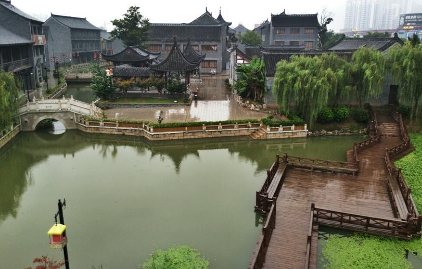 漫步太空